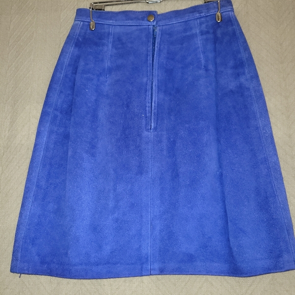 Suede skirt - Picture 2 of 3
